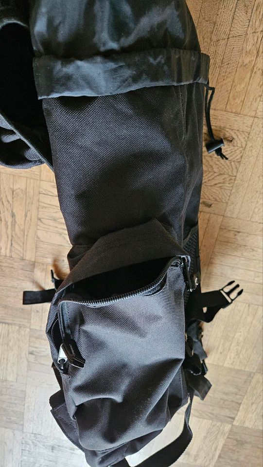 Modeka Motorrad Rucksack schwarz in Pfullingen