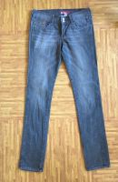 Jeans grau Fit Sqin W28 WIE NEU Sachsen - Riesa Vorschau