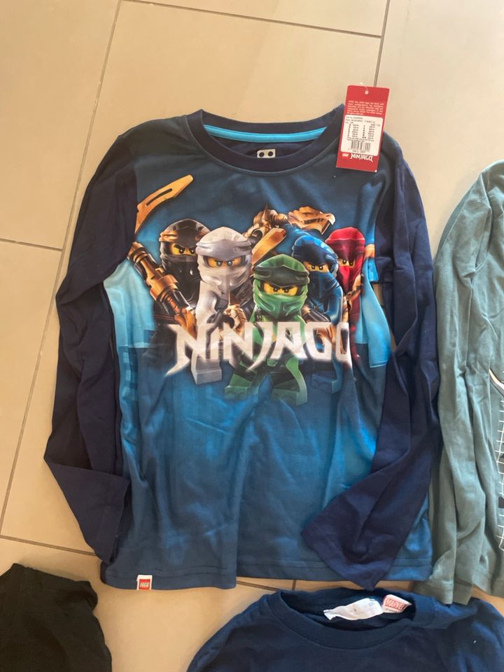 Lego Wear Zara Langarm Shirt 128 ninjago Jurassic World Marvel in Regensburg