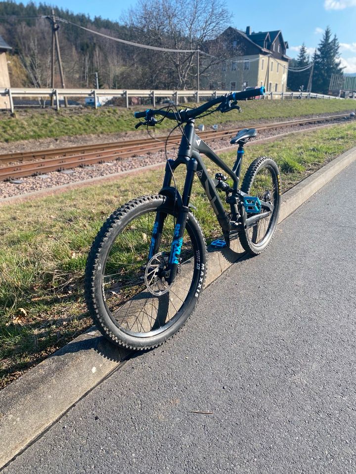 YT jeffsy core 2 enduro custom 2023 in Dippoldiswalde