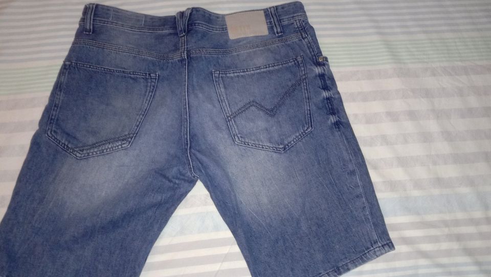 Tom Tailor Herren-Jeansshorts Bermuda Gr.M in Magdeburg