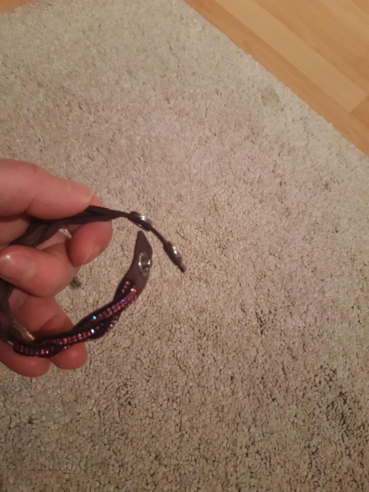 Armband aus Velourleder mit Glitzerapplikationen in Dresden