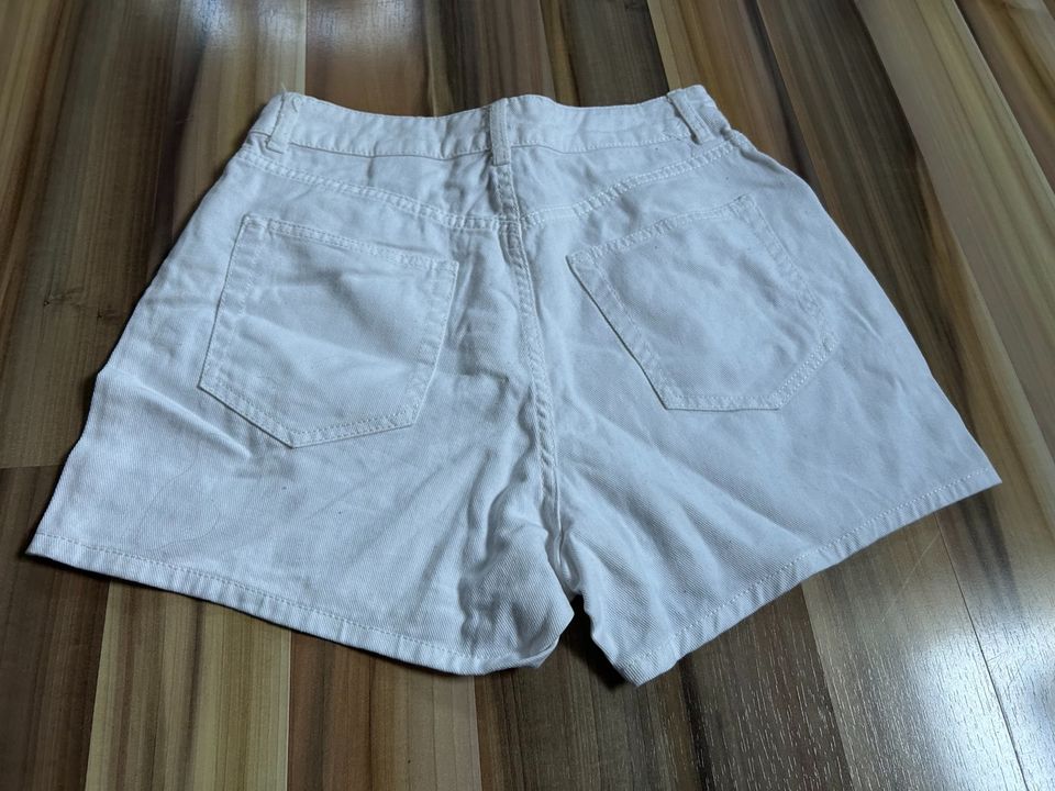 Weiße Shorts, M, H&M in Bad Kreuznach