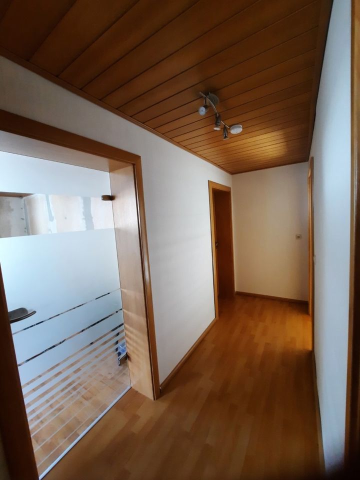 Renovierte 5-Zimmer-Wohnung in Steinbert, Ort in Wilhelmsthal