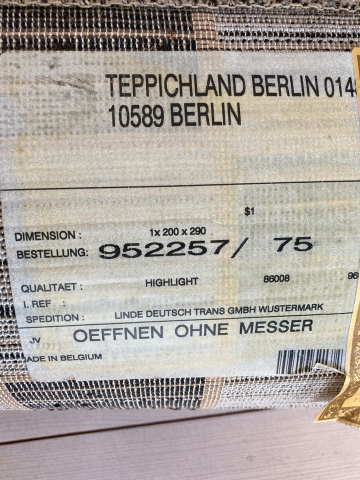 Teppich (grau/schwarz/weiß gemustert) in Berlin