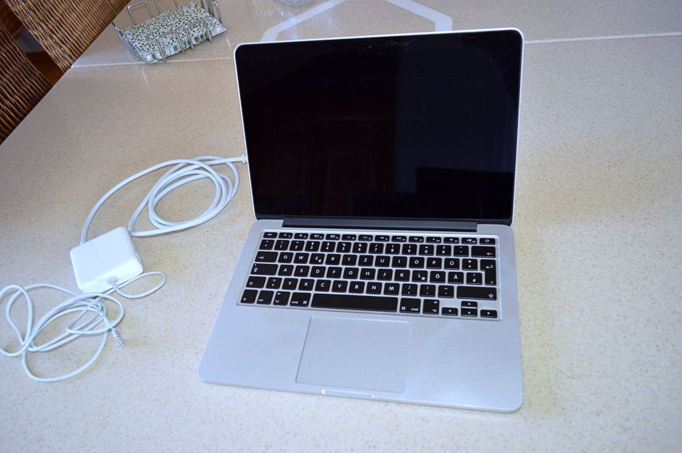 Apple Macbook Pro Mitte 2014 13 Zoll 128 GB, 8 GB Arbeitsspeicher in Hengersberg