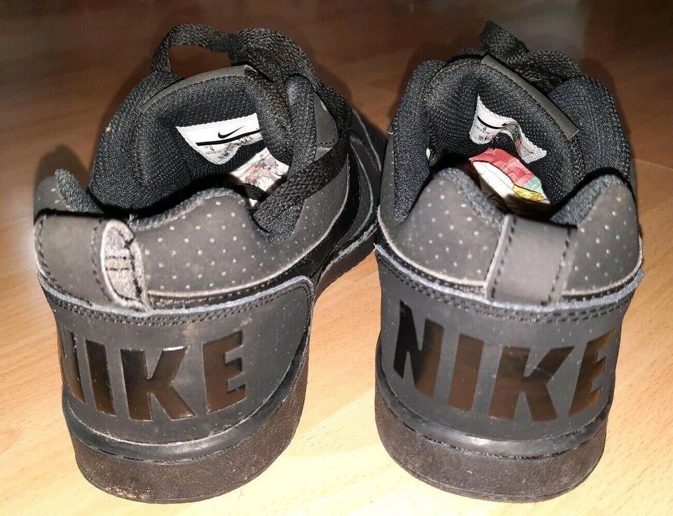 Nike Schuhe...Gr.42,5 in Auetal