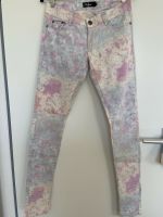 Bunte Jeans mit Blumenmuster von Staccato Gr. S Nordrhein-Westfalen - Lippstadt Vorschau