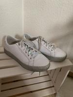 Sneaker weiß Tommy Hilfiger Leder  sehr gut erhalten Größe 38 Niedersachsen - Garbsen Vorschau