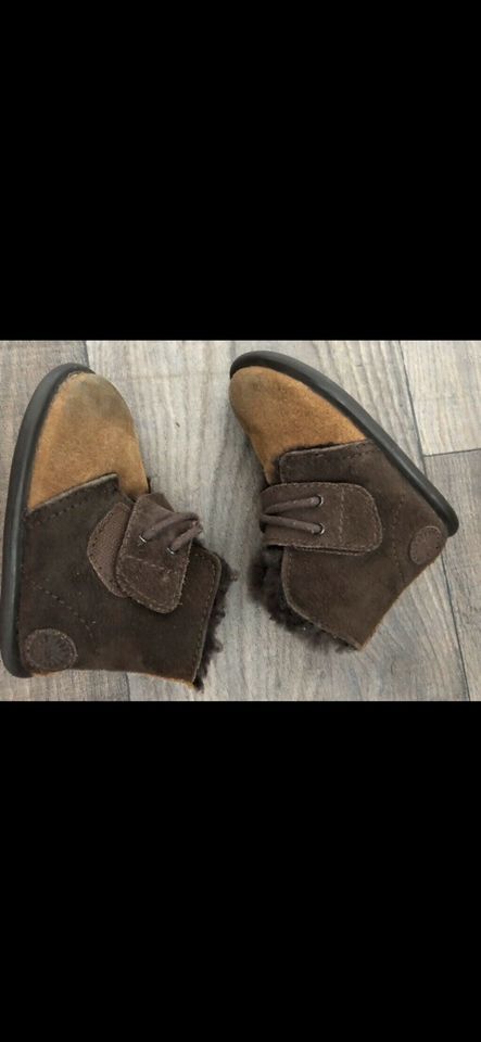 UGG Boots Baby Stiefel Winterstiefel Gr. 22 braun M 12 - 18 Monat in Pulheim