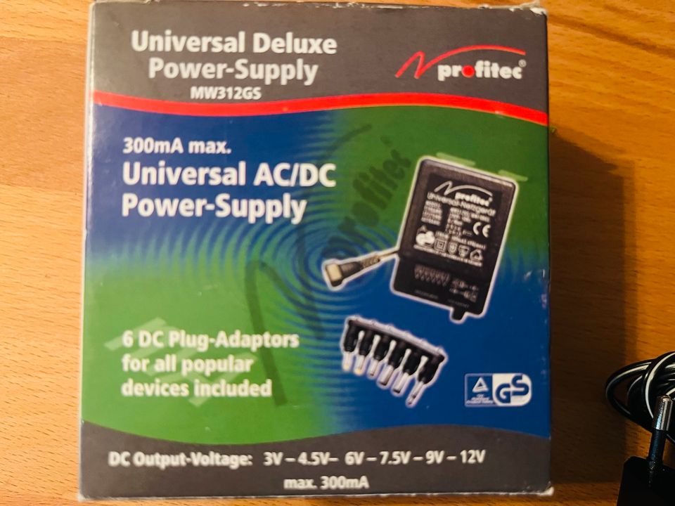 Universal Deluxe AC/DC Power-Supply Adapter, neuw. in Hanau