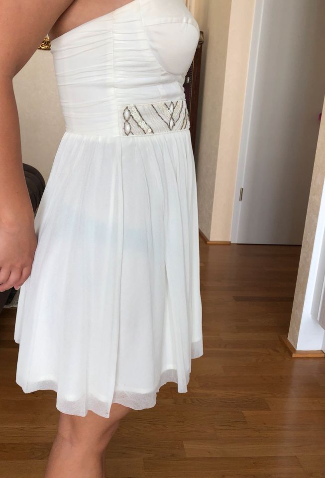 Bandeau Kleid weiß Perlen xs neuwertig Elise Ryan in Frankfurt am Main