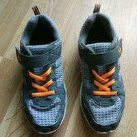 Vty Sneaker Sportschuhe Gr. 34  (nur drin getragen) Nordrhein-Westfalen - Marsberg Vorschau