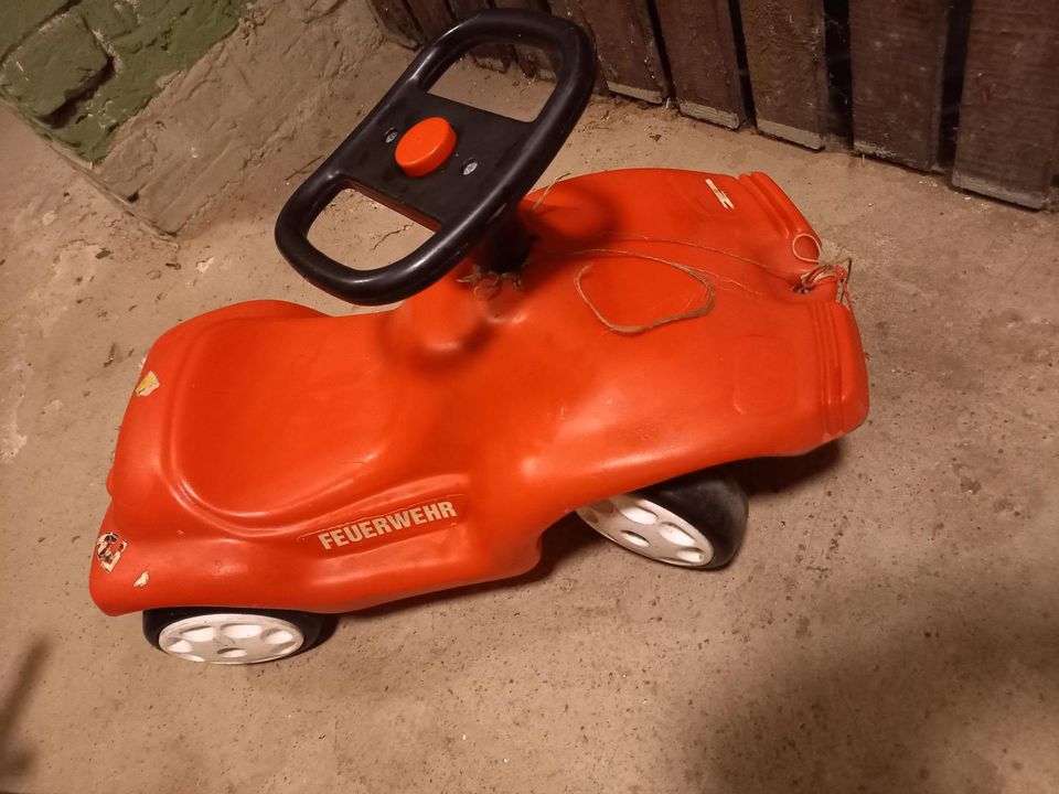 Bobbycar für Kleine Kinder, in Rot mit Huppe in Berlin