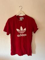 Adidas T-Shirt rot S Hessen - Schrecksbach Vorschau