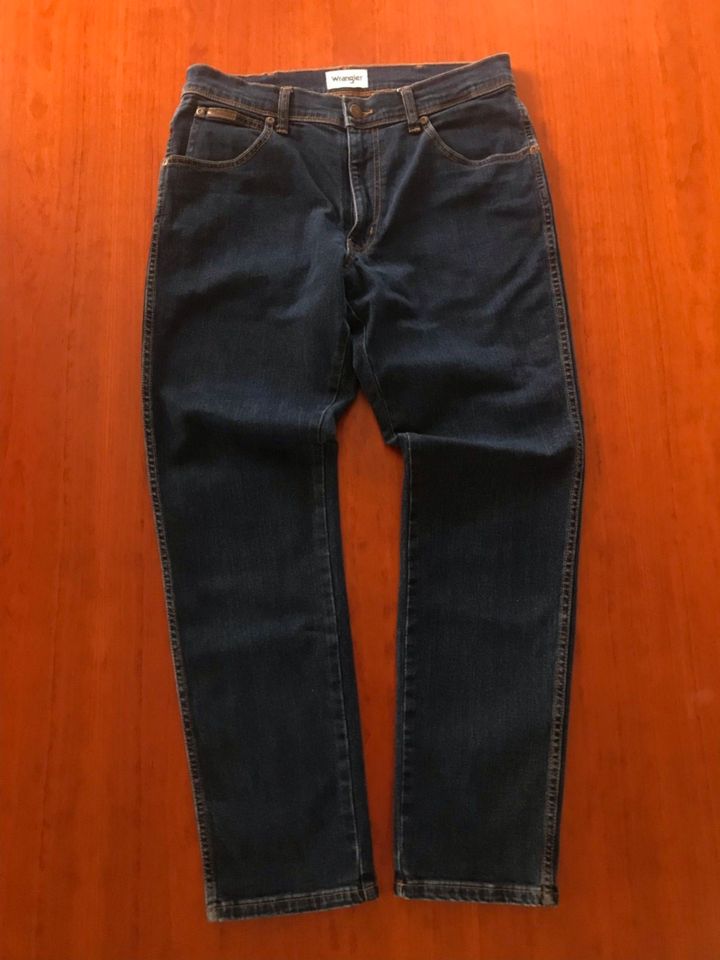 Wrangler Jeans Texas Taper, 30 x 30, neuwertig in Hille