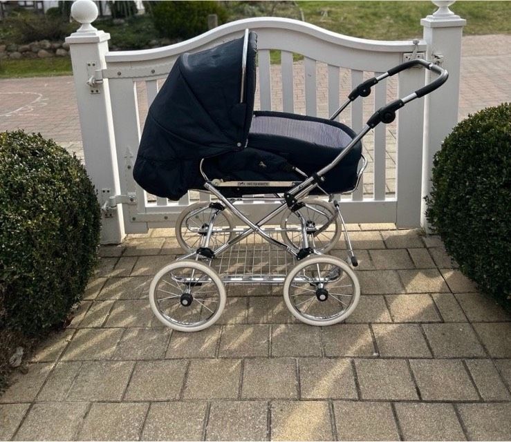 Hesba Kinderwagen Condor Coupé Techno Marine VERSAND in Deutsch Evern