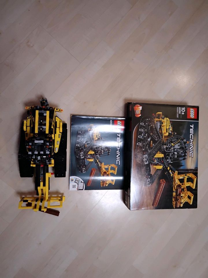 Lego Technic 42094 mit OVP Raupenlader in Köngen