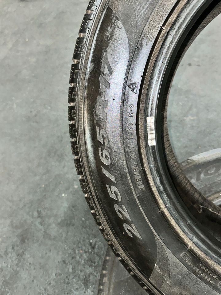 Pirelli 225/65R17 2x M+S Winterreifen DOT 2213 6mm in Hürth