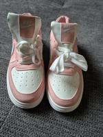 Nike Turnschuhe Sneaker  weiß  / rosa  39 Walle - Osterfeuerberg Vorschau