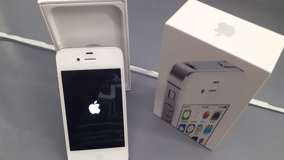 Apple iPhone 4S 8GB White Weiß Neu in Schönheide