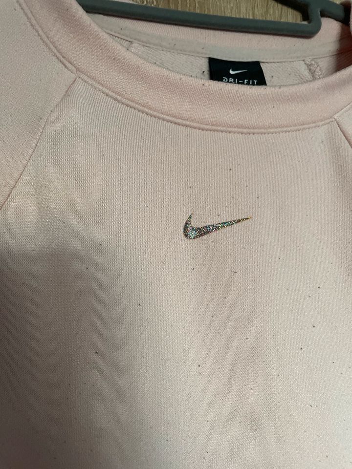 Nike Pulli in Leiferde