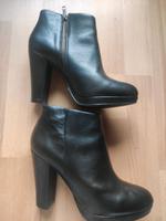 Buffalo Leder Stiefel Boots schwarz gr.38 TOP Baden-Württemberg - Münsingen Vorschau