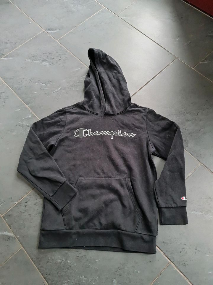 Toller Hoodie von Champion in 152 in Schüttorf