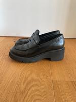 Camper Schwarze Ballerina Loafer aus Leder Gr. 41 Hessen - Neuhof Vorschau