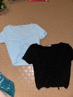 2 tops einmal blau einmal schwarz die man unten verstellen kann Bayern - Baudenbach Vorschau