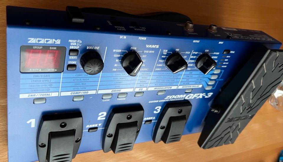 Zoom GFX 3 Guitar Effect Processor mit Pedal Modulations in Bochum