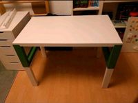 IKEA Schreibtisch Kinder PAHL höhenverstellbar weiß grün Bielefeld - Brackwede Vorschau