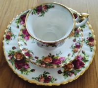 Sammeltasse Vintage Royal Albert -1962 Old Country Roses England Niedersachsen - Oldenburg Vorschau