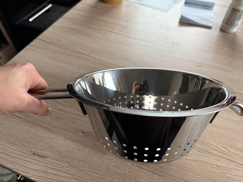 Rösle, Sieb mit stabilem Griff 2.0 l 16005, robuste Qualität in Asbach