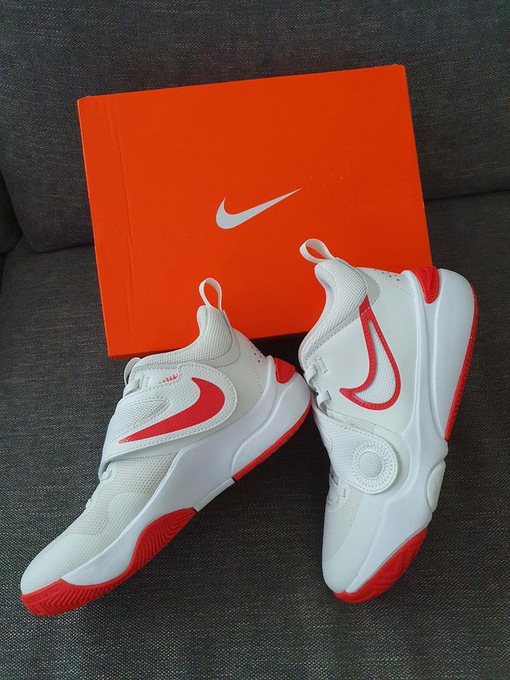 Turnschuhe Basketball NEU Nike "Team Hustle D 11" Gr. 36,5 in Burgberg