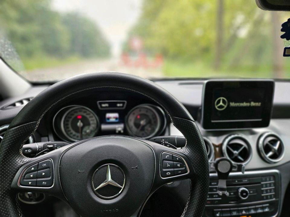 Mercedes-Benz GLA 200 Top Zustand in Mannheim