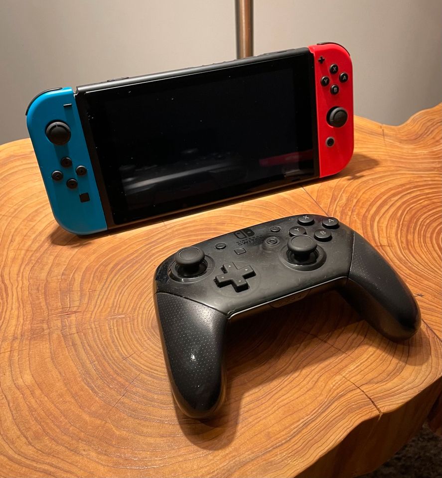 Nintendo Switch mit pro Controller in Neu Wulmstorf