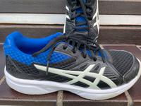 Asics Turnschuhe non marking Gr.38, neuwertig! Nordrhein-Westfalen - Herzogenrath Vorschau