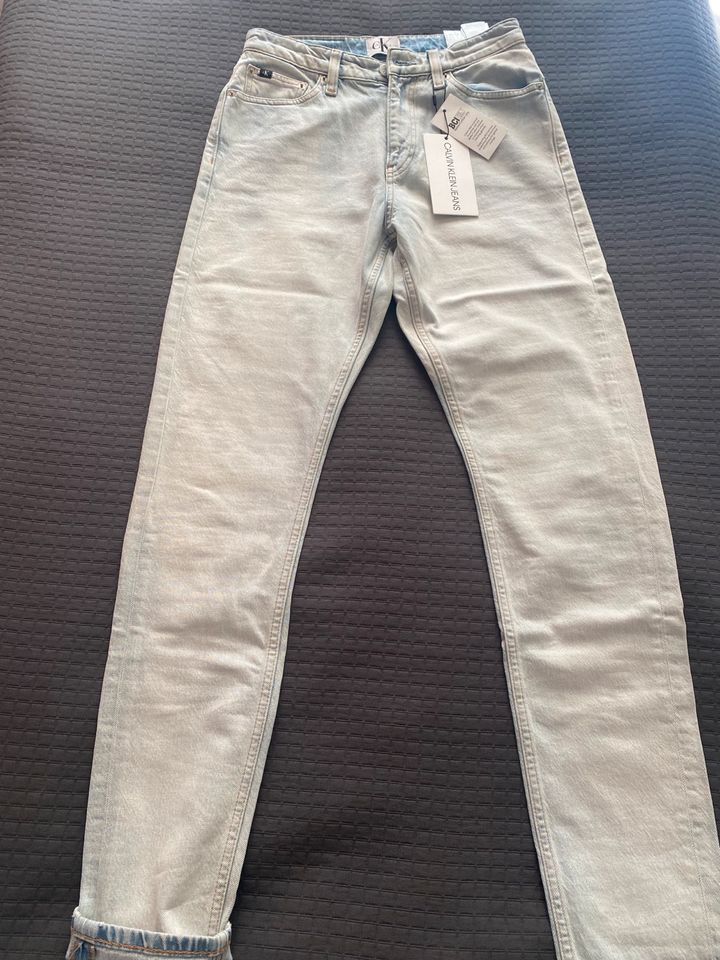 Calvin Klein Jeans High Rise Slim 28/32 Neu in Neunkirchen Siegerland