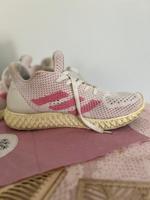 Adidas rosa leichte Turnschuhe Gr. 39 Sachsen-Anhalt - Bernburg (Saale) Vorschau