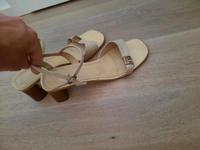 Da. Sandalen von Esprit beige Gr. 39 München - Thalk.Obersendl.-Forsten-Fürstenr.-Solln Vorschau