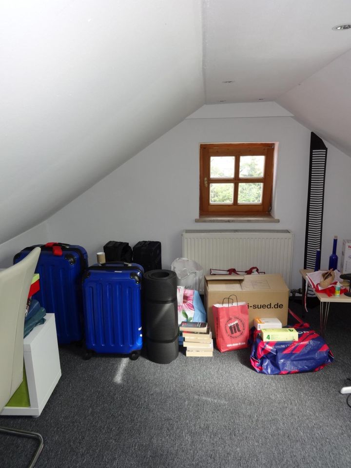 Gepflegte 3 Zimmer DG-Wohnung inkl. Garage u.Stellplatz in Velden in Velden