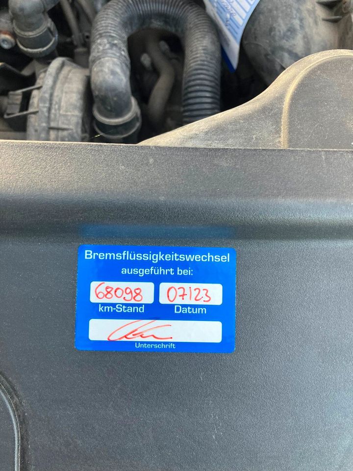 TÜV neu, wenig Kilometer, VW Caddy 1,6 Life, sehr guter Zustand, in Gochsheim