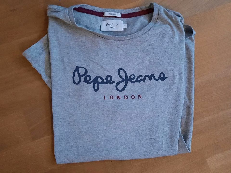 Schönes PEPE JEANS T-Shirt (Größe L / M) in Bergisch Gladbach