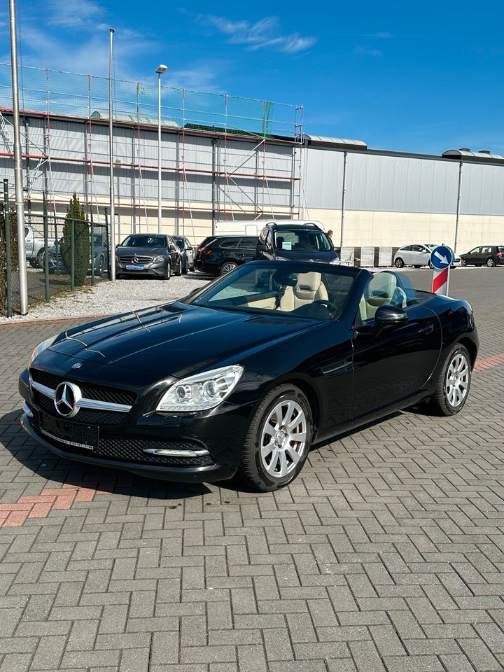 Mercedes SLK 200  in schwarz / beige in Mönchengladbach