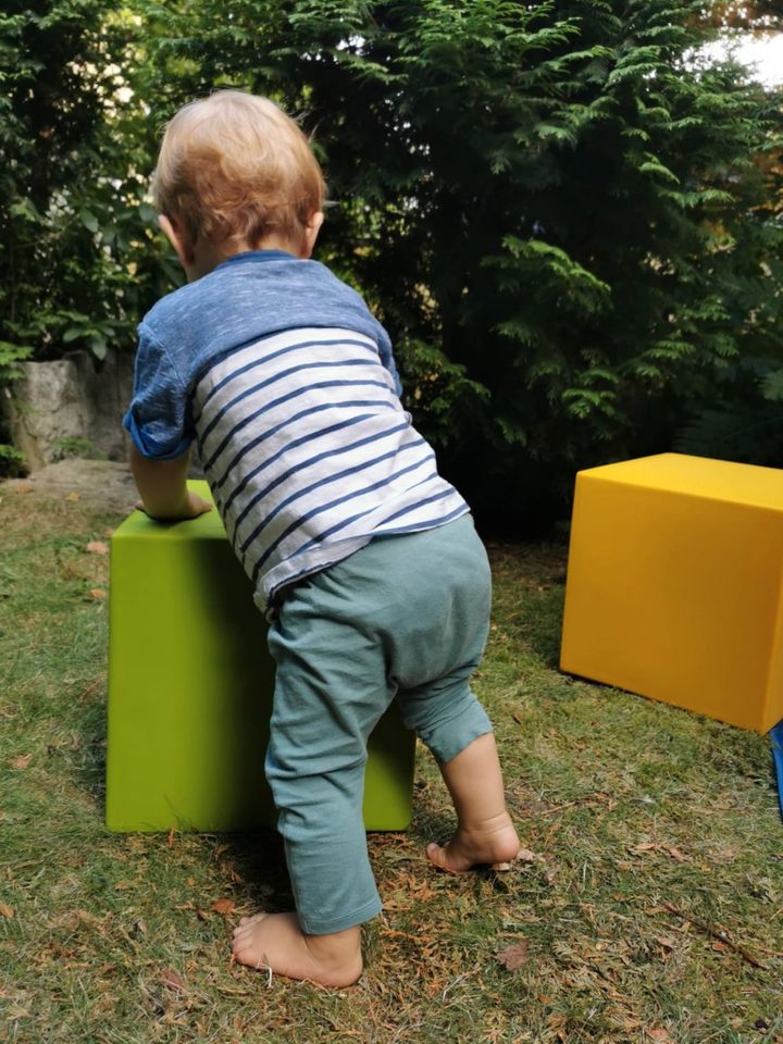 Kinder Sitzwürfel Spielwürfel In-Outdoor 30x30x30 cm in Solingen