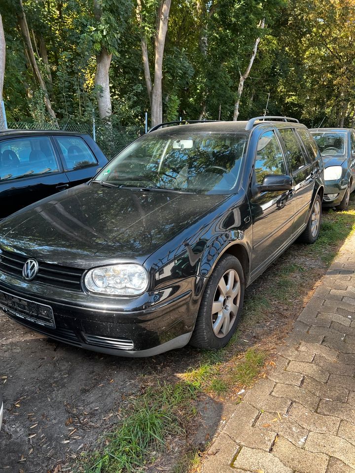 Schlachtfest VW Golf 4 Variant Pacific LC9Z Ersatzteile in Sarstedt