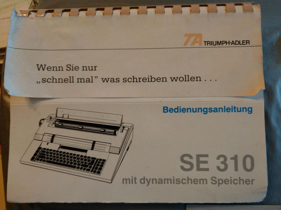 TriumphAdler TA SE 310 Schreibmaschine mit Speicher in Bad König