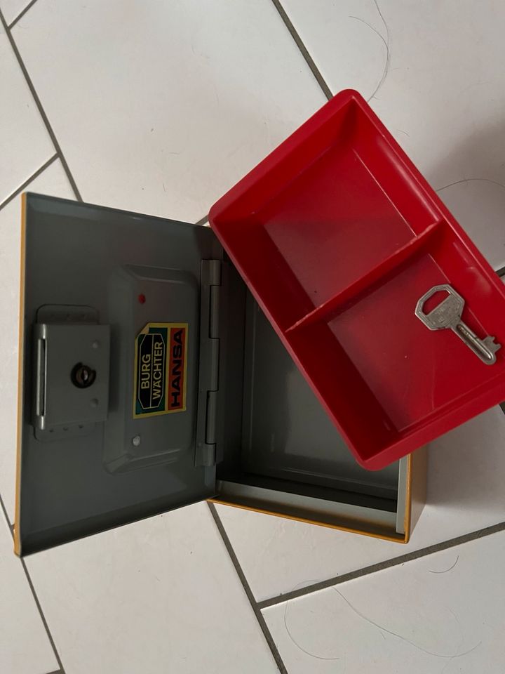 Geldkassette mit 2 Schlüssel in Furtwangen
