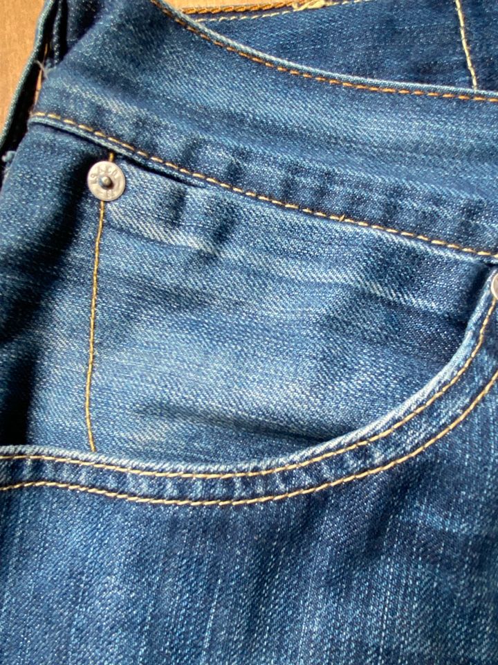 Levi’s 504 straight; Jeans; blau in Kottenheim